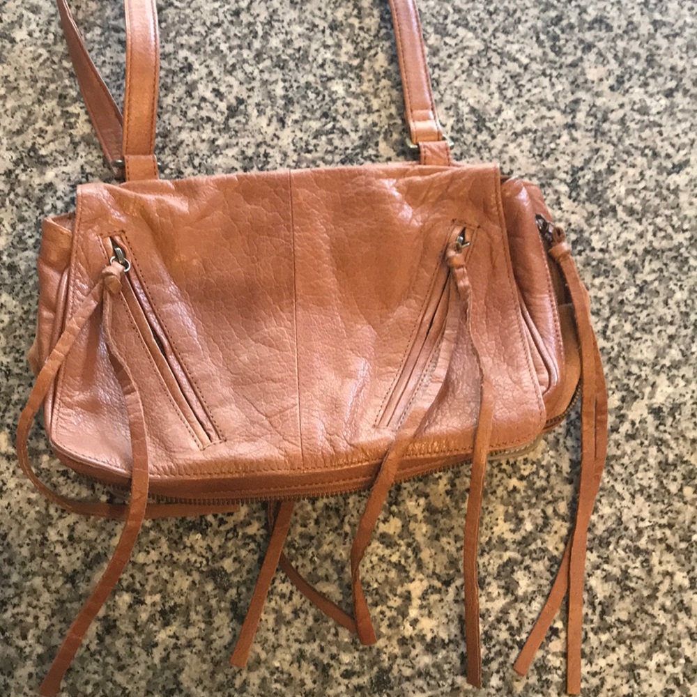 Mara zip crossbody